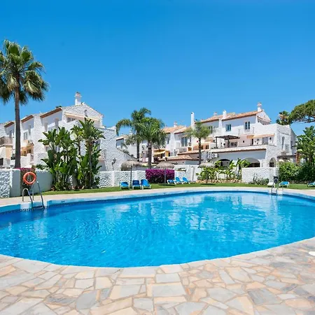 De 1 * Estepona